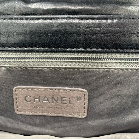 Chanel Divine Flap Handbag Black and White Quilted Leather - Picture 9 of 13